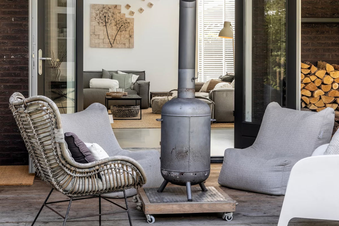 VTwonen; Binnenkijken in een buitenhuis waar wit, minimalisme en hygge centraal staan